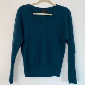 Tabari 100% 2 ply Cashmere sweater
